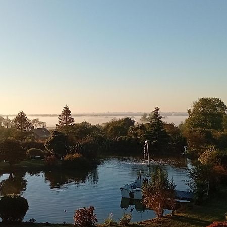 Domaine Du D-Day Bed and Breakfast Saint-Come-du-Mont Exteriör bild