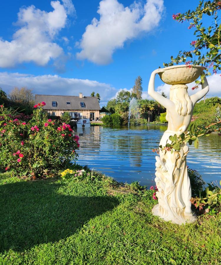 Domaine Du D-Day Bed and Breakfast Saint-Come-du-Mont Exteriör bild